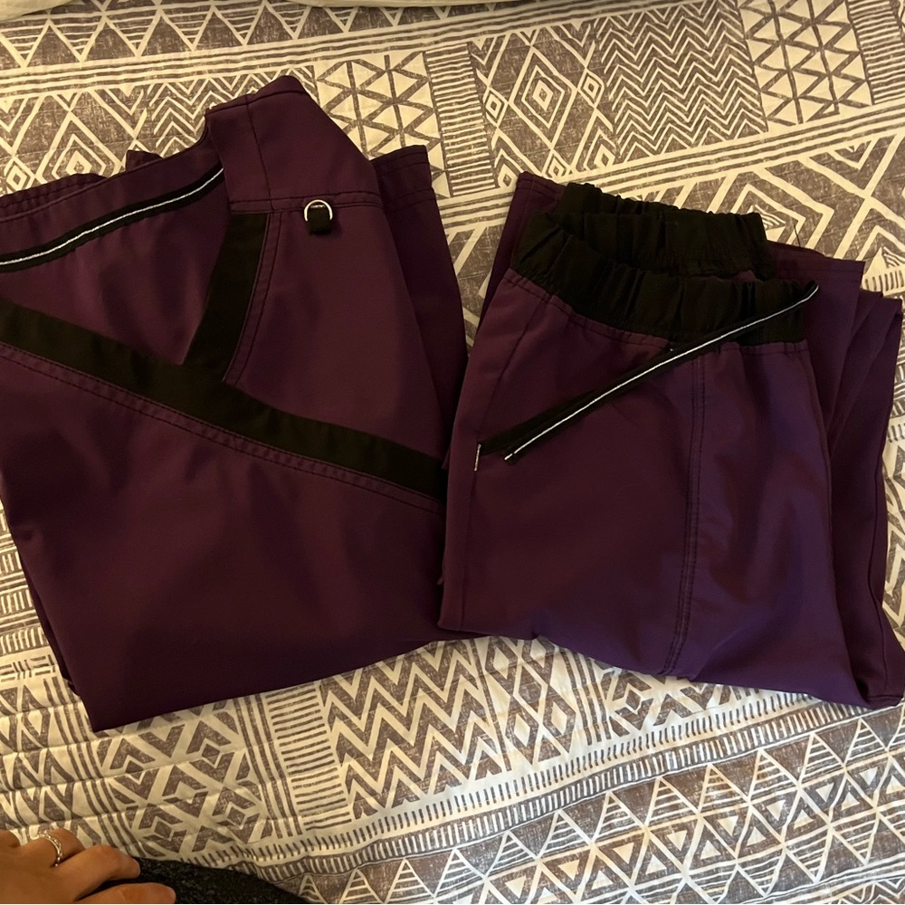 Scrubs Star eggplant scrub set size small